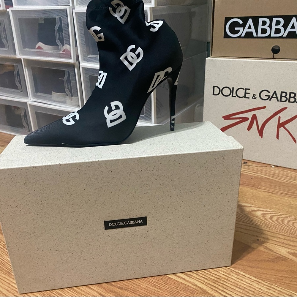 Dolce & Gabbana Black and White Logo Heels